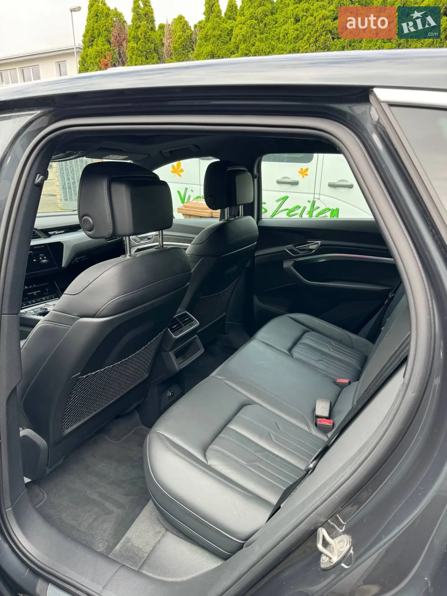 2019 Audi e-tron - мініатюра 14