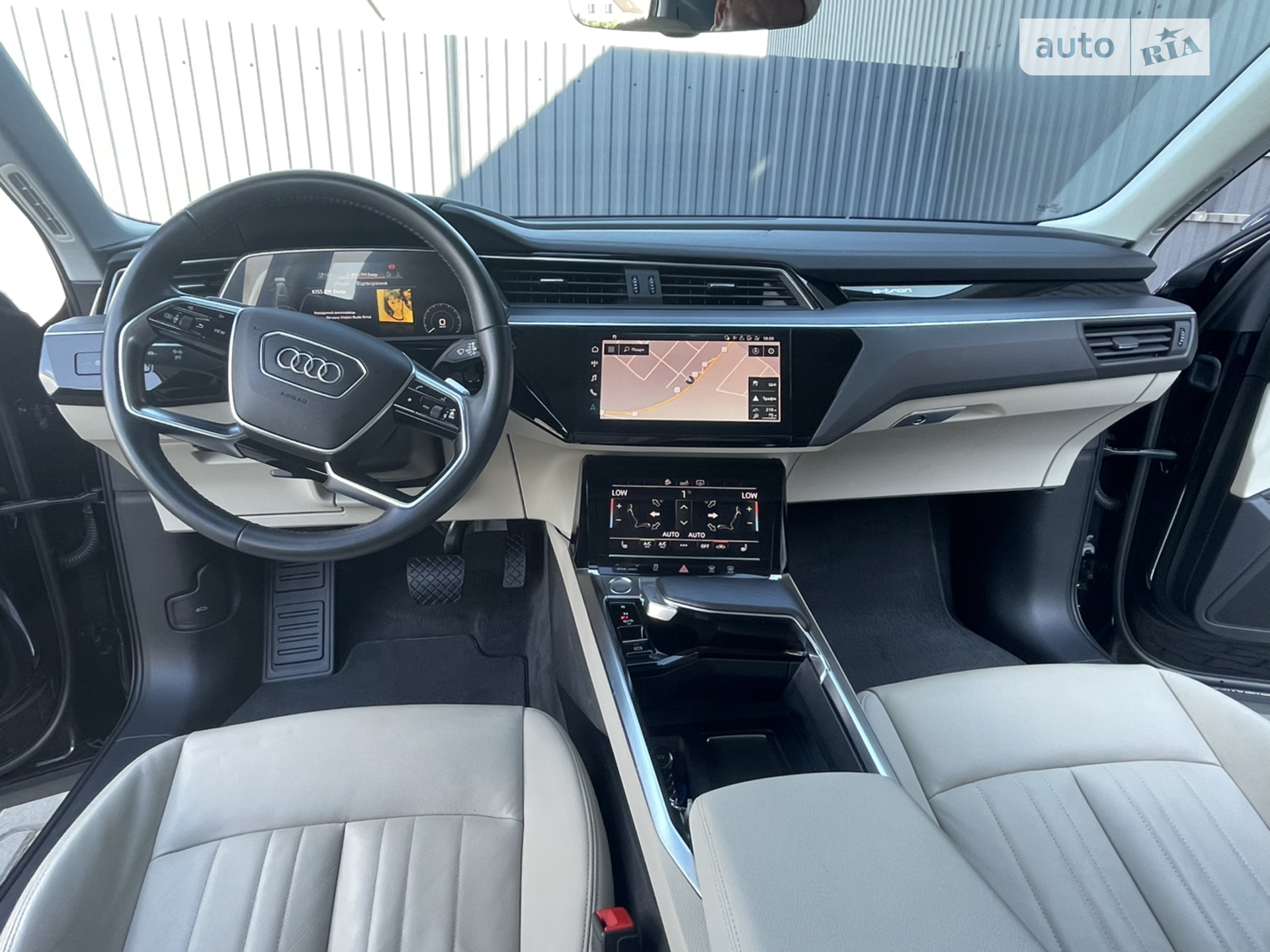 2020 Audi e-tron - мініатюра 12