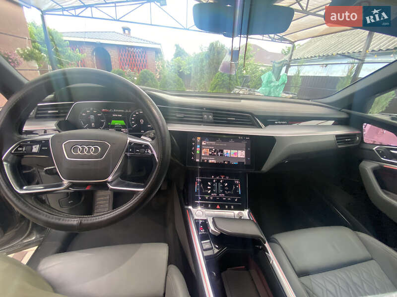 Внедорожник / Кроссовер Audi e-tron 2020 в Вознесенске