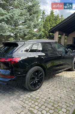 Позашляховик / Кросовер Audi e-tron 2020 в 