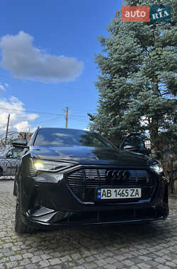 Позашляховик / Кросовер Audi e-tron 2020 в 