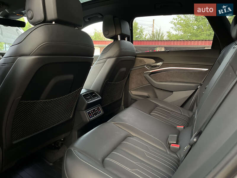 Позашляховик / Кросовер Audi e-tron 2019 в Вінниці
