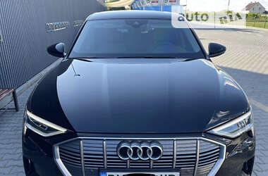 Внедорожник / Кроссовер Audi e-tron 2020 в 