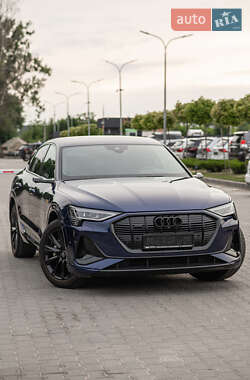 Позашляховик / Кросовер Audi e-tron 2020 в 