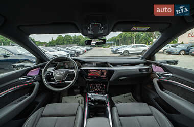Позашляховик / Кросовер Audi e-tron 2020 в 