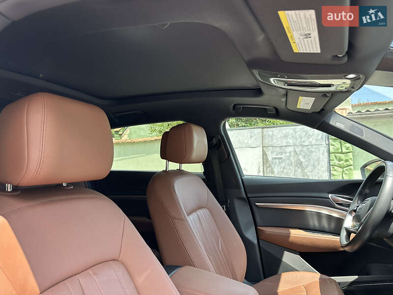 Внедорожник / Кроссовер Audi e-tron 2021 в Одессе