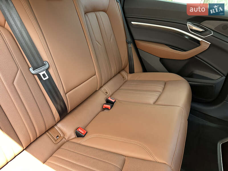 Внедорожник / Кроссовер Audi e-tron 2021 в Одессе