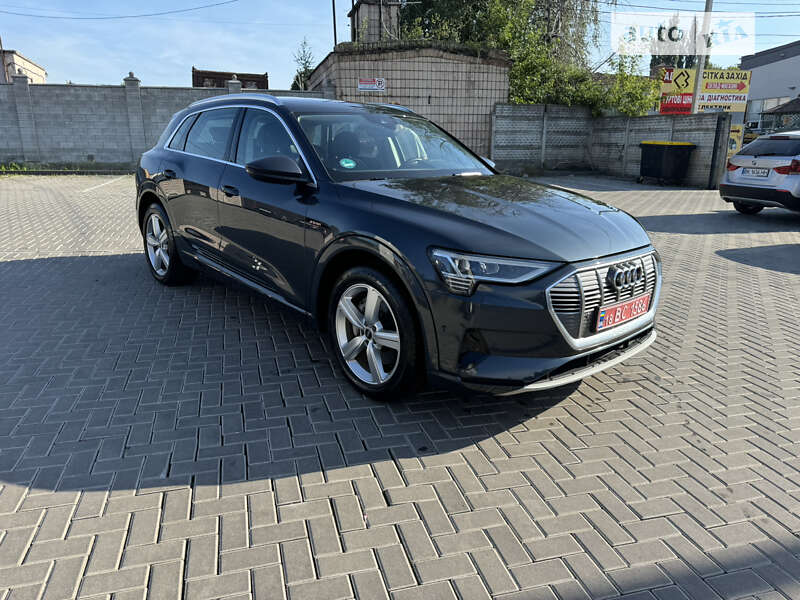 Внедорожник / Кроссовер Audi e-tron 2022 в Ровно