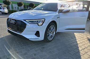 Внедорожник / Кроссовер Audi e-tron 2020 в 