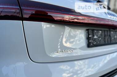 Внедорожник / Кроссовер Audi e-tron 2020 в 