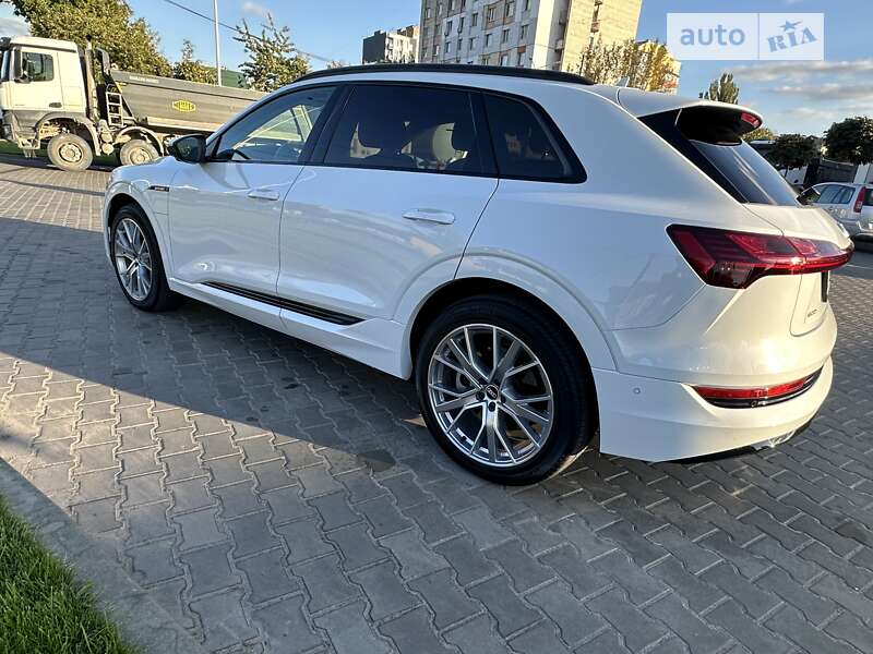 Внедорожник / Кроссовер Audi e-tron 2020 в Виннице