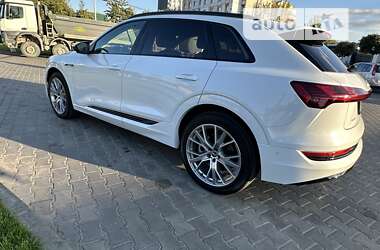 Внедорожник / Кроссовер Audi e-tron 2020 в 