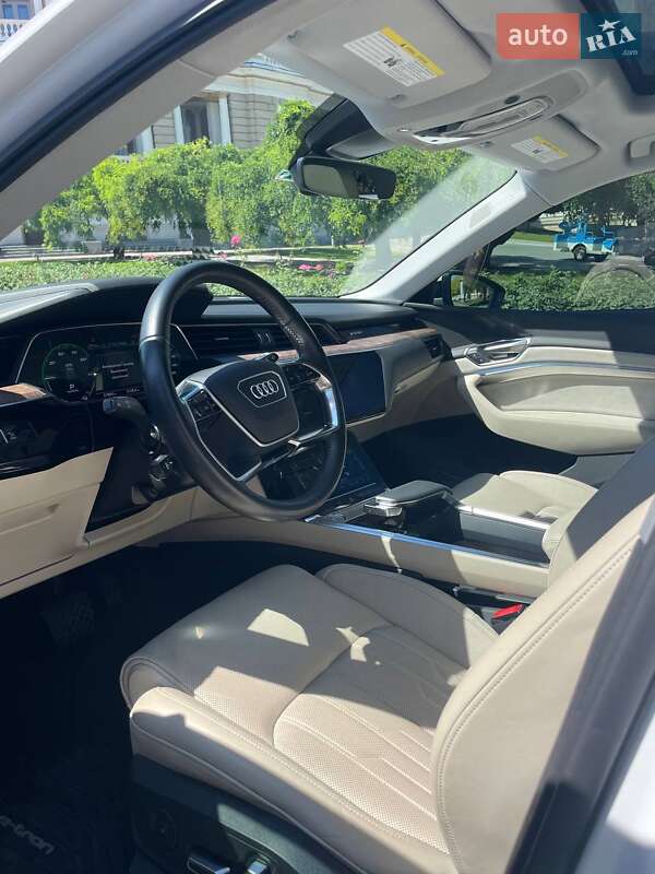Позашляховик / Кросовер Audi e-tron 2019 в Одесі
