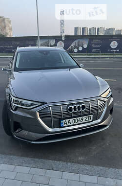 Позашляховик / Кросовер Audi e-tron 2019 в Києві