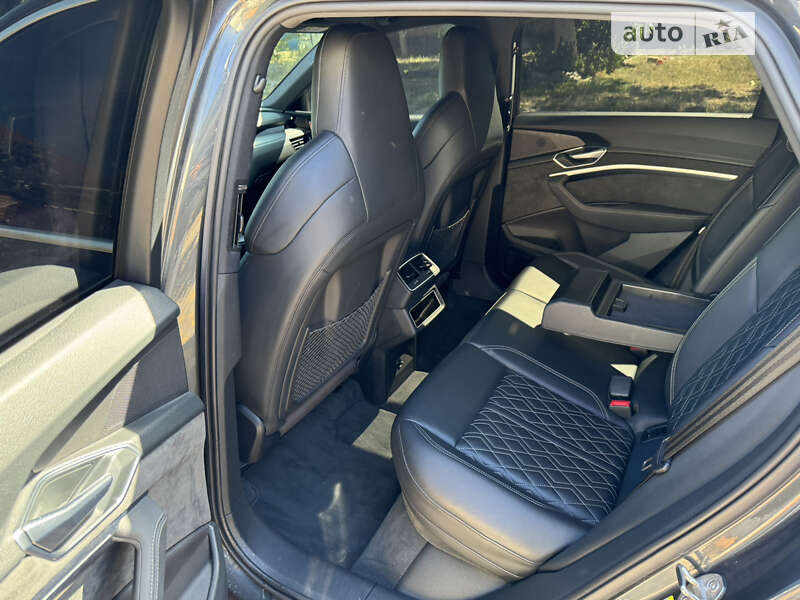 Внедорожник / Кроссовер Audi e-tron 2019 в Кропивницком