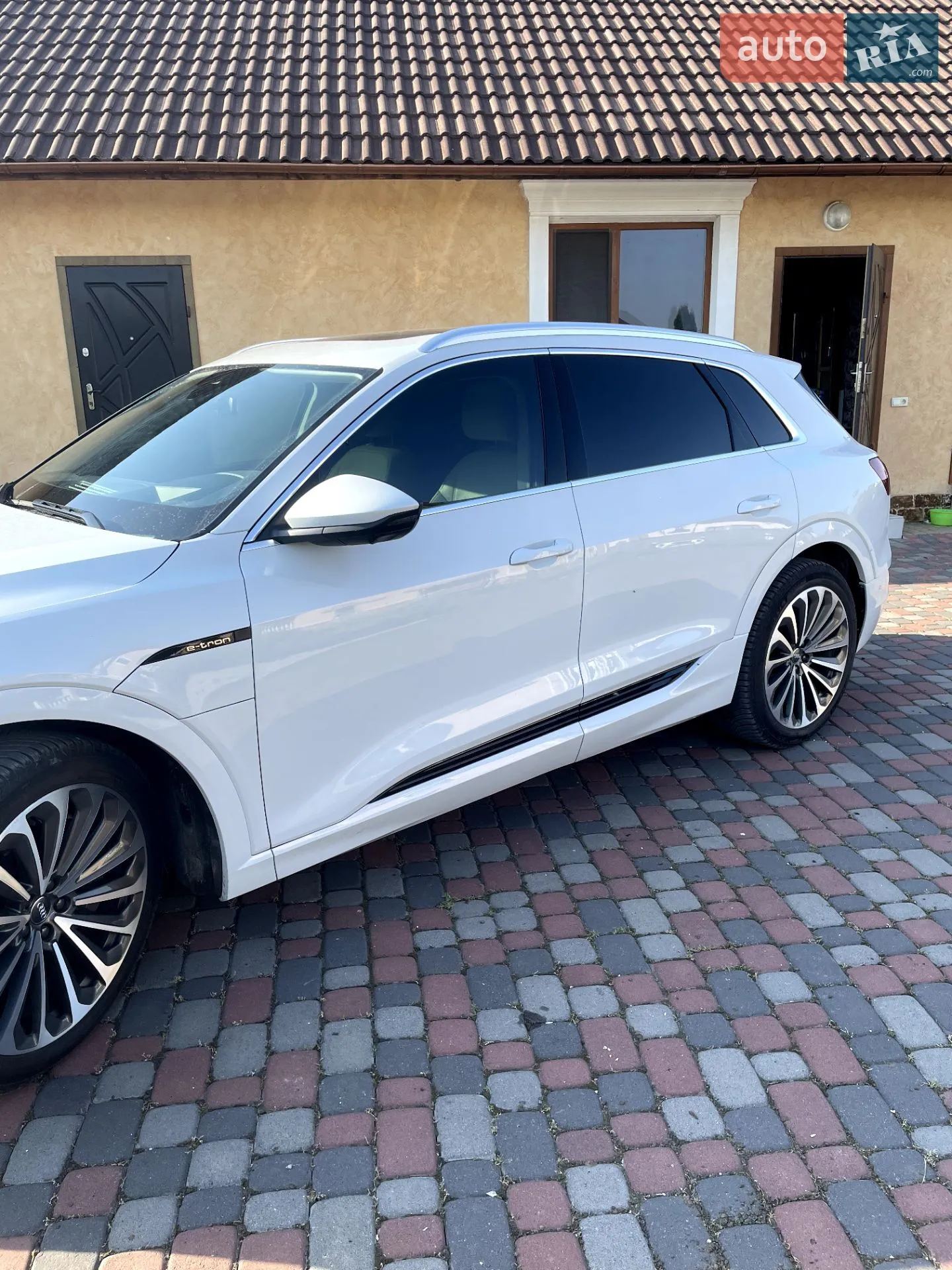2019 Audi e-tron - мініатюра 5