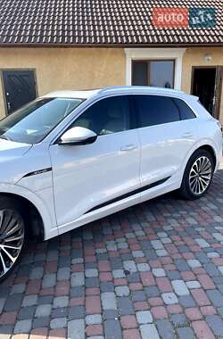 Внедорожник / Кроссовер Audi e-tron 2019 в 