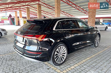 Внедорожник / Кроссовер Audi e-tron 2019 в 