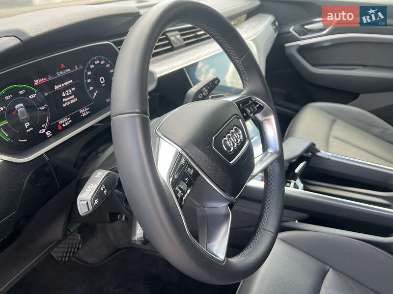 Позашляховик / Кросовер Audi e-tron 2022 в Києві