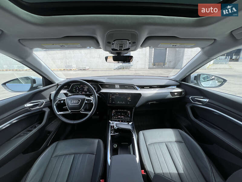 Позашляховик / Кросовер Audi e-tron 2022 в Києві
