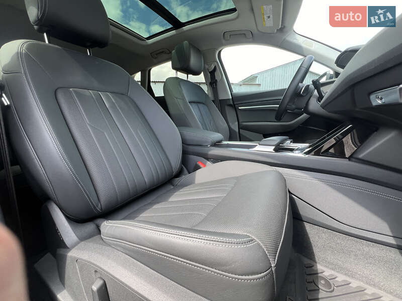 Позашляховик / Кросовер Audi e-tron 2022 в Києві