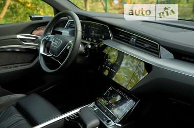 Внедорожник / Кроссовер Audi e-tron 2020 в 