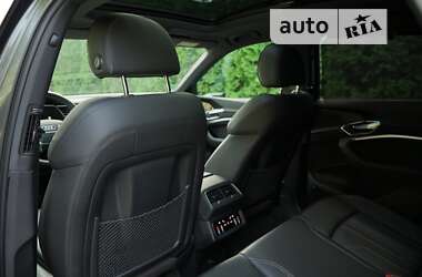Внедорожник / Кроссовер Audi e-tron 2020 в 