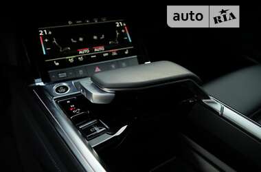 Внедорожник / Кроссовер Audi e-tron 2020 в 