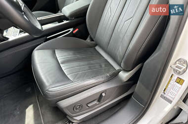 Внедорожник / Кроссовер Audi e-tron 2021 в 