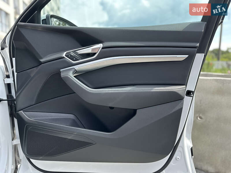 Внедорожник / Кроссовер Audi e-tron 2021 в Львове