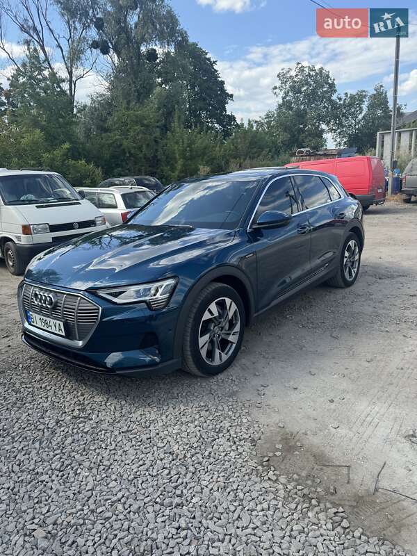 Внедорожник / Кроссовер Audi e-tron 2019 в Полтаве