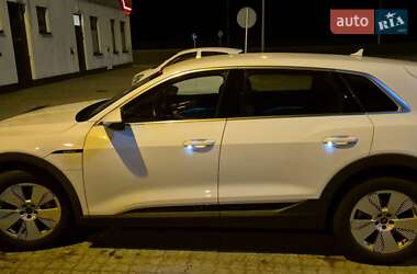 Внедорожник / Кроссовер Audi e-tron 2020 в 