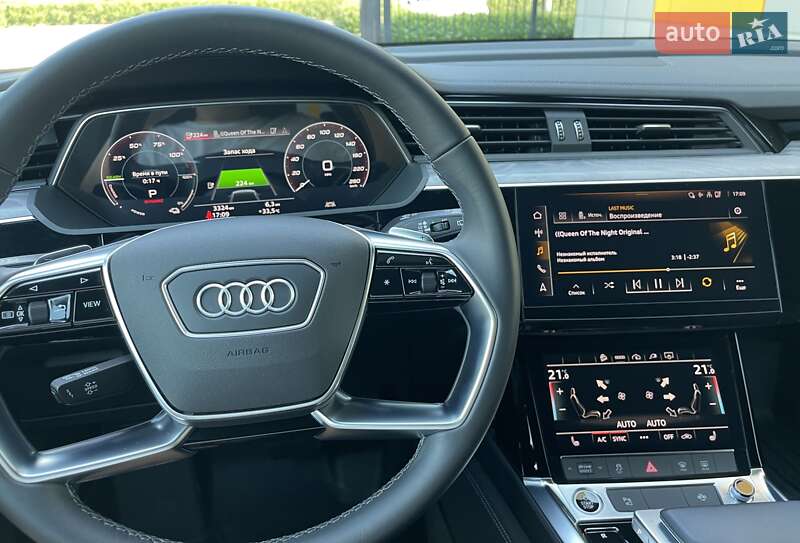 Внедорожник / Кроссовер Audi e-tron 2022 в Киеве
