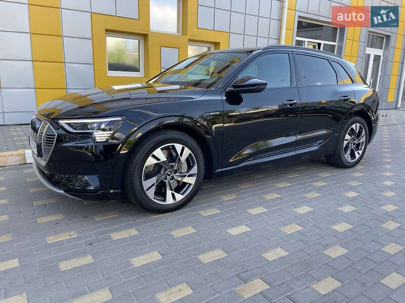 Внедорожник / Кроссовер Audi e-tron 2022 в Киеве