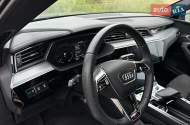 Внедорожник / Кроссовер Audi e-tron 2020 в 