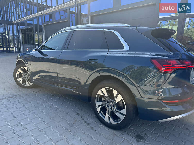 Внедорожник / Кроссовер Audi e-tron 2020 в Львове