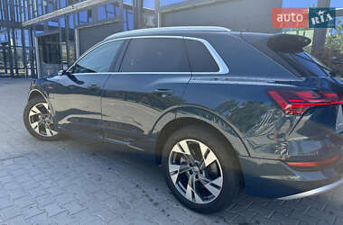 Внедорожник / Кроссовер Audi e-tron 2020 в 