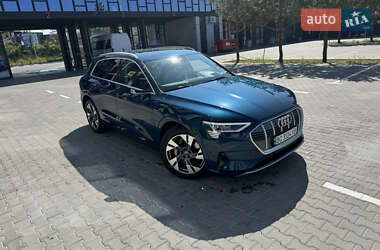 Внедорожник / Кроссовер Audi e-tron 2020 в 