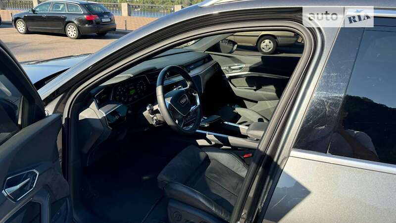 Внедорожник / Кроссовер Audi e-tron 2020 в Киеве