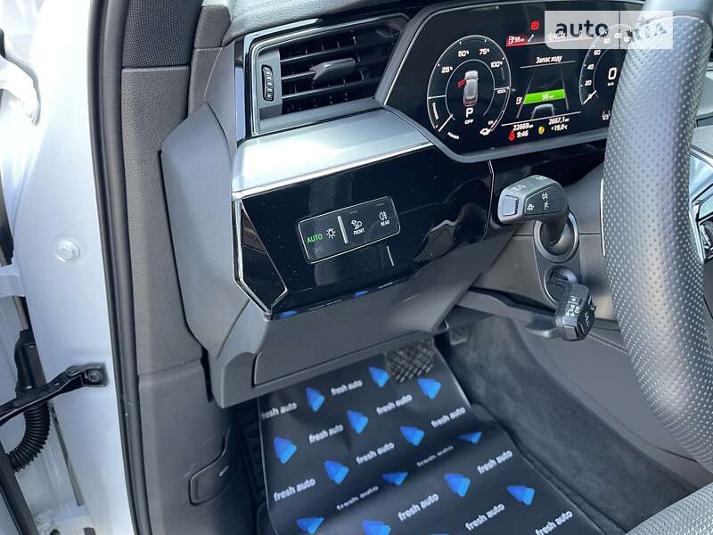 Внедорожник / Кроссовер Audi e-tron 2021 в Ровно