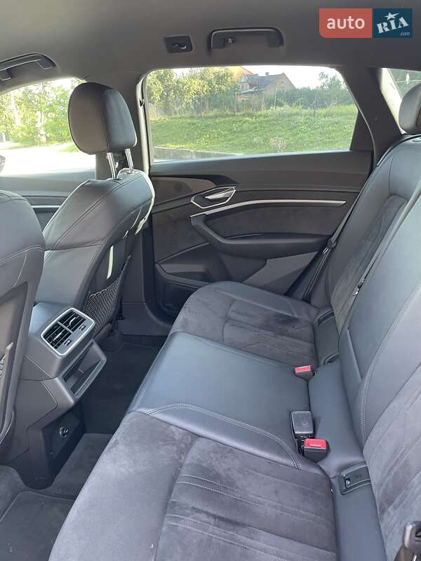 Внедорожник / Кроссовер Audi e-tron 2019 в Львове фото 14 Внедорожник / Кроссовер Audi e-tron 2019 в Львове