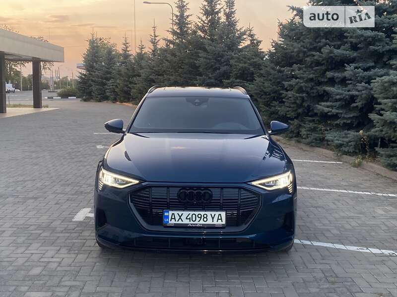 Внедорожник / Кроссовер Audi e-tron 2018 в Харькове