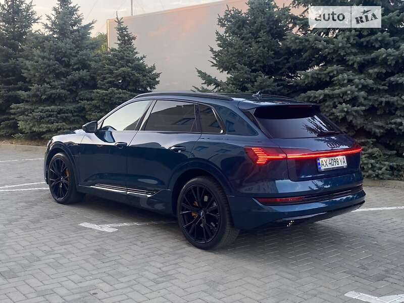 Внедорожник / Кроссовер Audi e-tron 2018 в Харькове