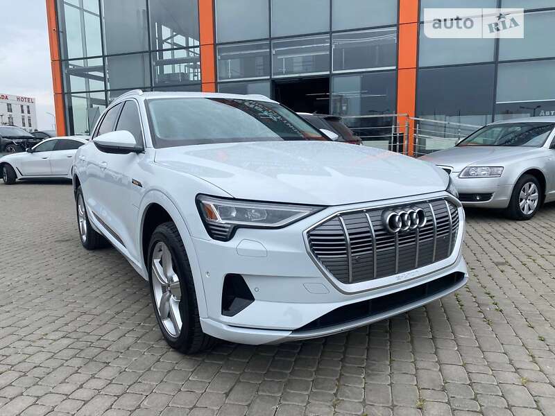 Audi e-tron 