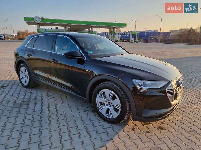 Audi e-tron 2022