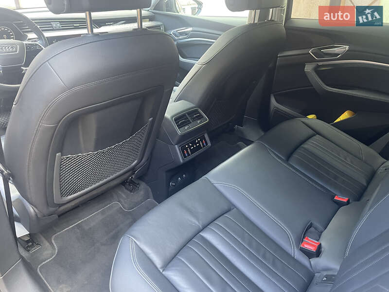 Внедорожник / Кроссовер Audi e-tron 2022 в Самборе