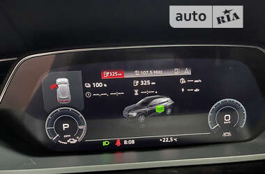 Внедорожник / Кроссовер Audi e-tron 2020 в 