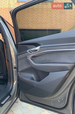 Позашляховик / Кросовер Audi e-tron 2022 в Рівному