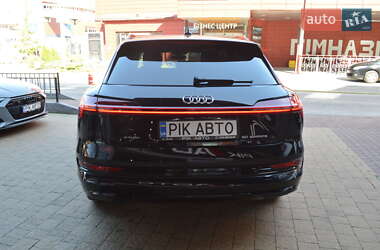 Внедорожник / Кроссовер Audi e-tron 2020 в 
