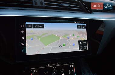 Внедорожник / Кроссовер Audi e-tron 2020 в 